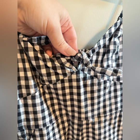Giani Bini • Gingham Black and White Jumpsuit Sz XS Cutout Front Pockets‎ - Picture 3 of 10